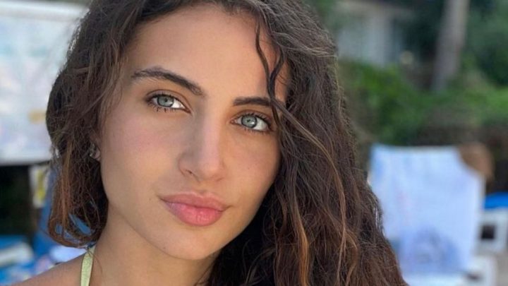 Quién es la joven que va a participar en Miss Universo sin una sola gota de maquillaje