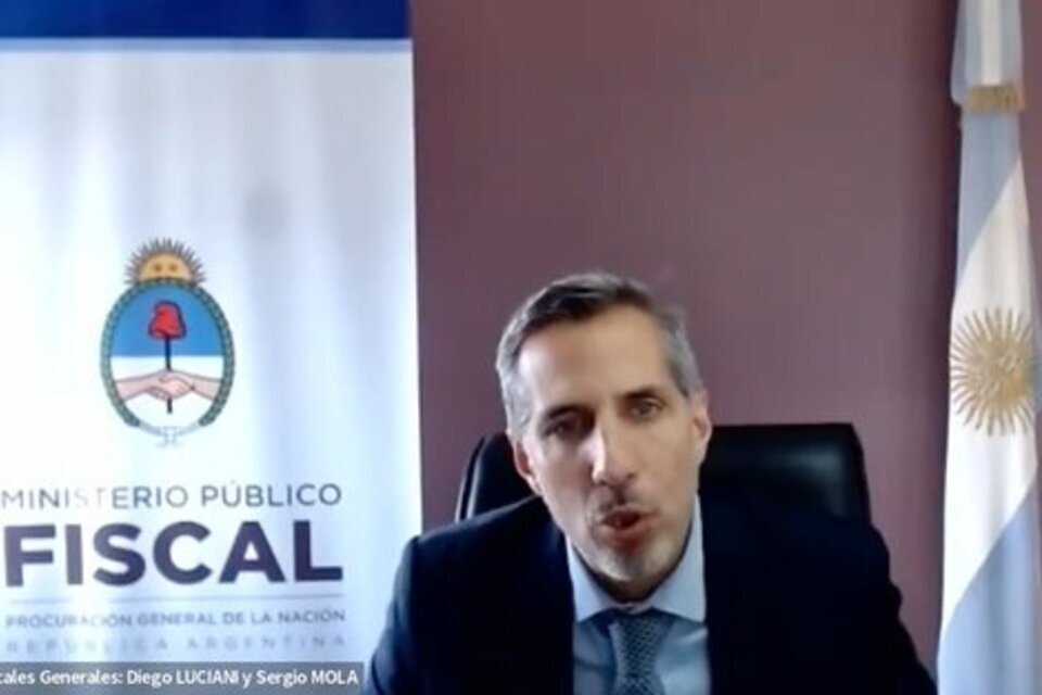 Profesores de la UNLP se pronunciaron contra la persecución a CFK Profesores de la UNLP se pronunciaron contra la persecución a CFK
