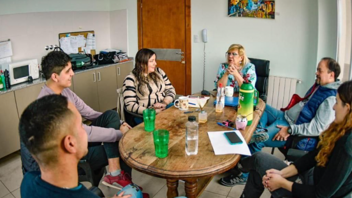 BELÉN MOLINA MANTUVO UNA REUNIÓN CON LA ASOCIACIÓN CIVIL REENCONTRÁNDONOS