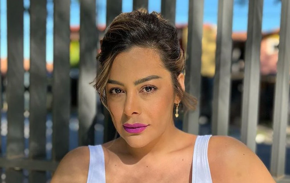 Larissa Riquelme posó de espaldas con lencería rosa y tacos y cautivó a sus seguidores en Instagram