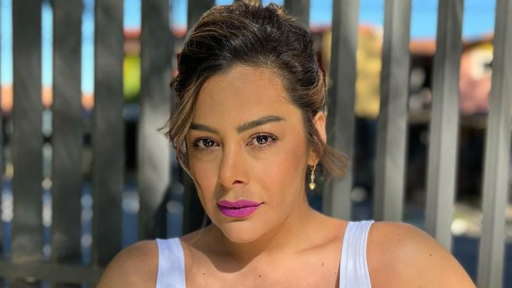 Larissa Riquelme posó de espaldas con lencería rosa y tacos y cautivó a sus seguidores en Instagram