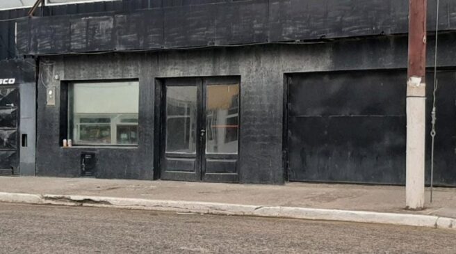 Detienen por violenta a una mujer a la salida de un boliche