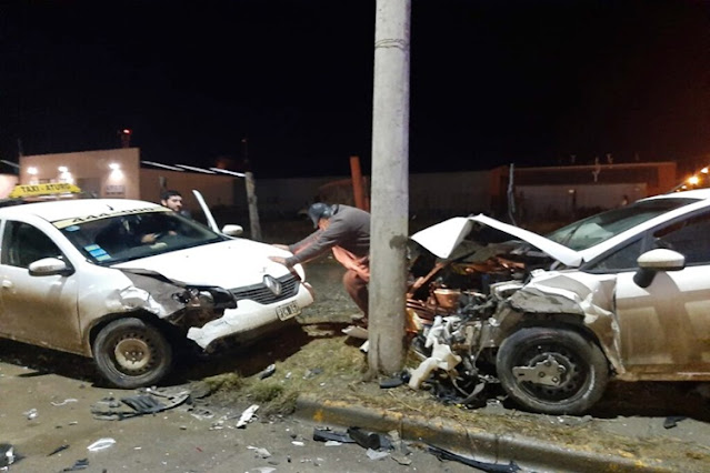 Choque en la madrugada, conductora trasladada al Hospital