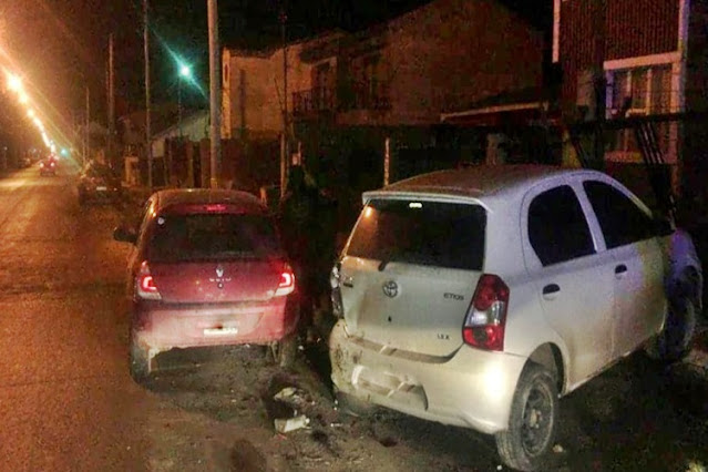 Conductora borracha, choco vehiculo estacionado en Ushuaia