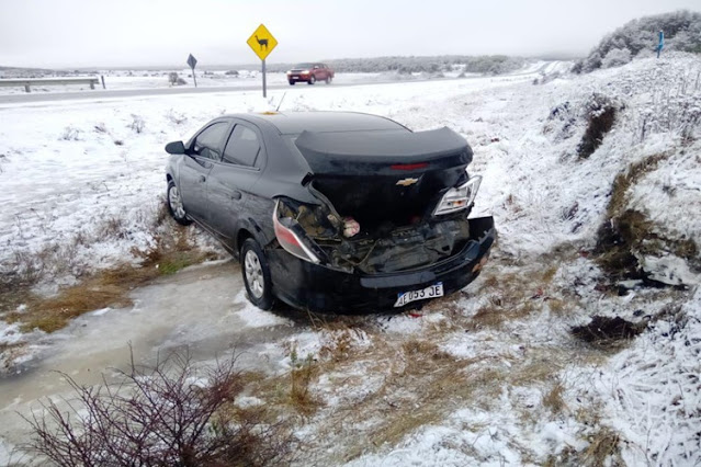 Despiste en la Ruta 3, cinco personas trasladadas al Centro Asistencial Tolhuin