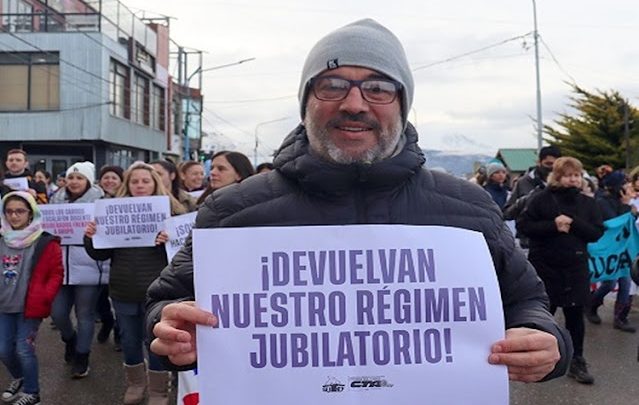 Jueves 25 SUTEF entre el paro o la desobligacion en reclamo tratamiento de proyecto de jubilacion de privilegio