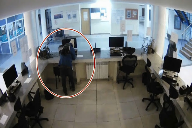 Se robo los turneros del Hospital y quedo registrado en las camaras de seguridad, ya fue detenido