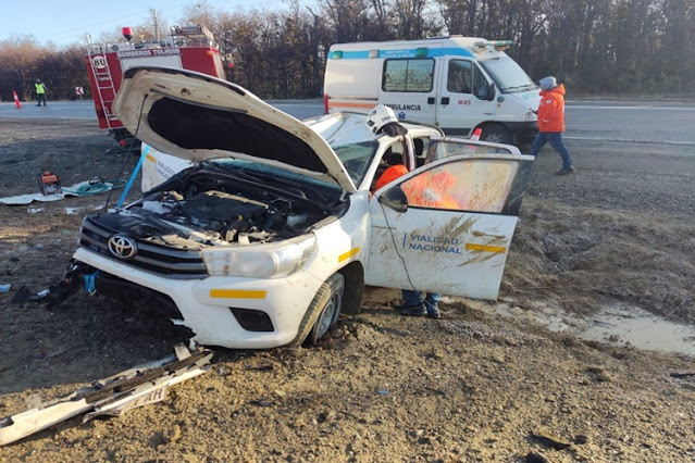 Vuelco de camioneta de Vialidad Nacional en la Ruta 3