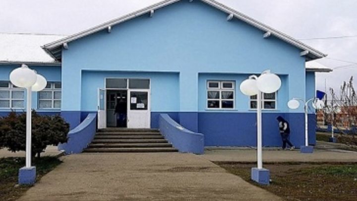 Escándalo y asamblea en una escuela de Río Grande por un “tirón de orejas” a un alumno