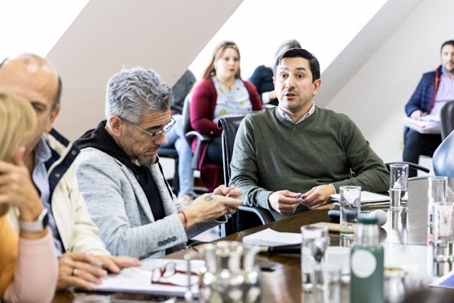 Gobierno propone que docentes se jubilen con el haber calculado de los 5 ultimos años y no de diez como el resto de los estatales