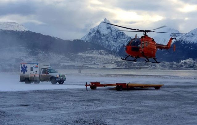 Rescate en helicoptero de un hombre en la Laguna Ceniza