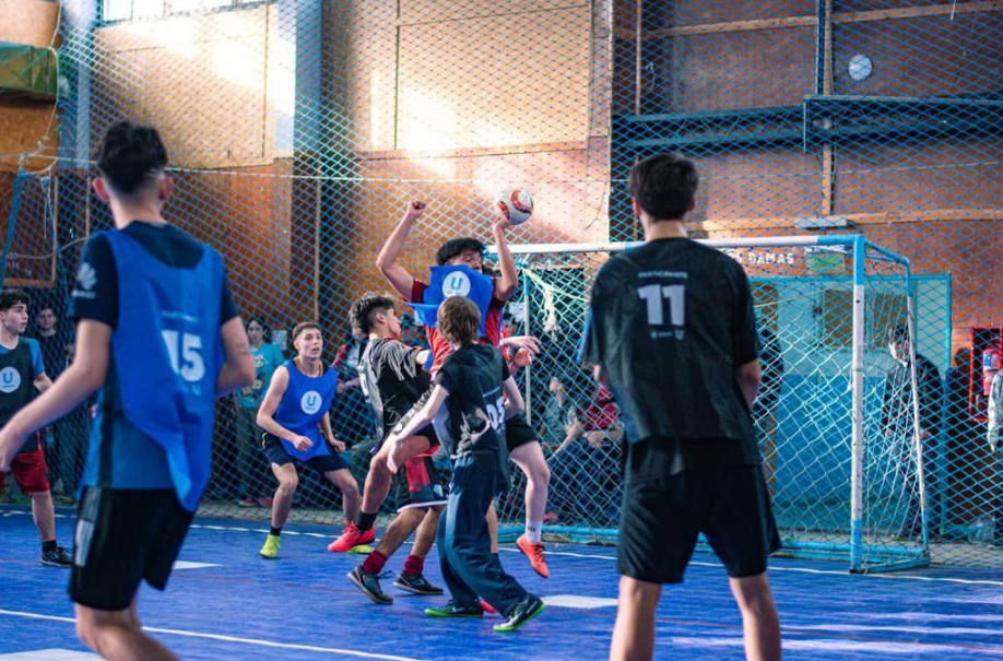 EL USHUAIA JOVEN LLEVÓ ADELANTE SU TORNEO DE FUTSAL MASCULINO