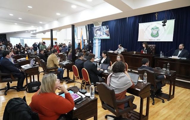 Sesiona la Constituyente para aprobar la reforma de 38 articulos de la Carta Organica