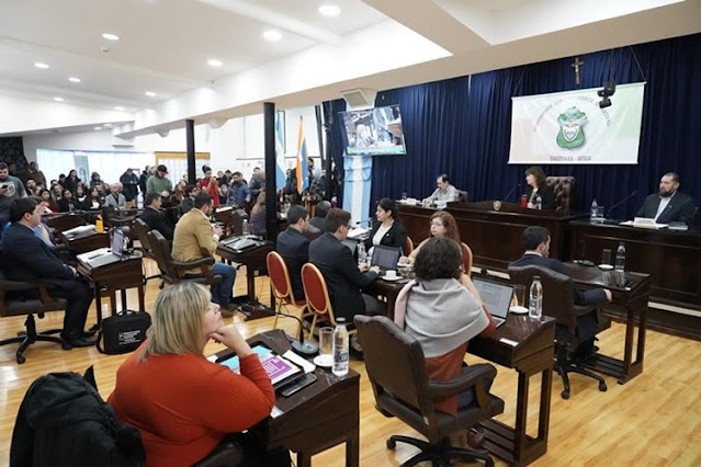 Sesiona la Constituyente para aprobar la reforma de 38 articulos de la Carta Organica