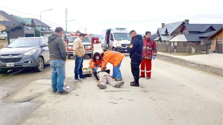 Ciclista es embestido por un automóvil