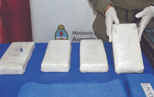 Allanaron el domicilio del camionero detenido con cocaina en San Sebastian