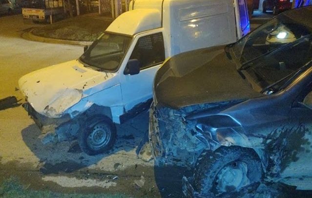 Choco 5 vehículos estacionados en la madrugada en Ushuaia y huyo caminando