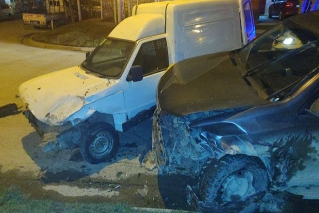 Choco 5 vehículos estacionados en la madrugada en Ushuaia y huyo caminando