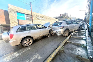 Choque a vehiculos estacionados en el centro de Ushuaia