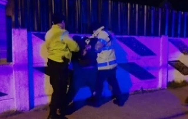 Pelea generalizada en la madrugada, termino con un detenido