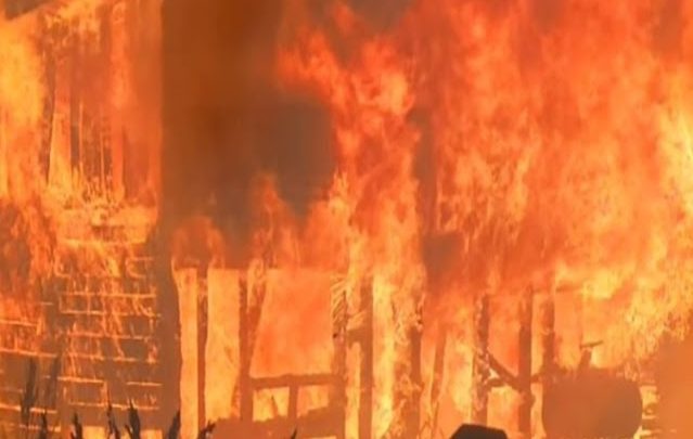 Incendio destruyo una vivienda, no se registraron lesionados