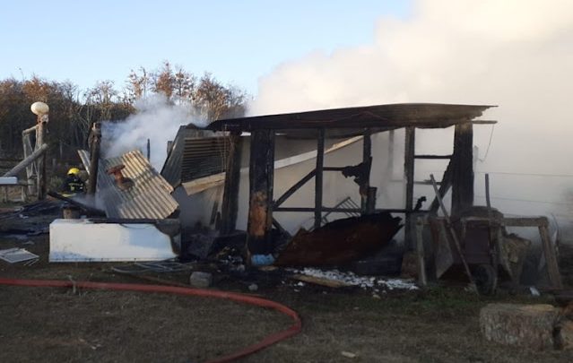 Incendio una mujer con quemaduras en estado grave