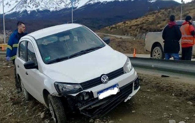 Paso de largo en la rotonda, choco contra el guardarrail, voló y cayo del otro lado en Ushuaia