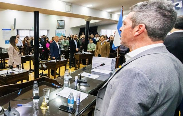 A pedido de Melella, legisladores modificaron la Ley de Ministerios, mas cargos y aumento de sueldo