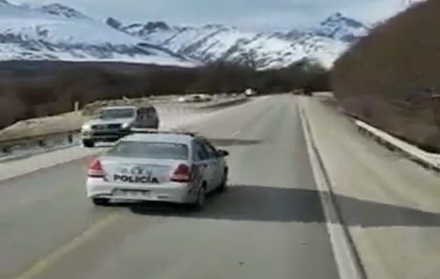 Un móvil policial casi provoca una tragedia, circulando de manera temeraria por la Ruta 3