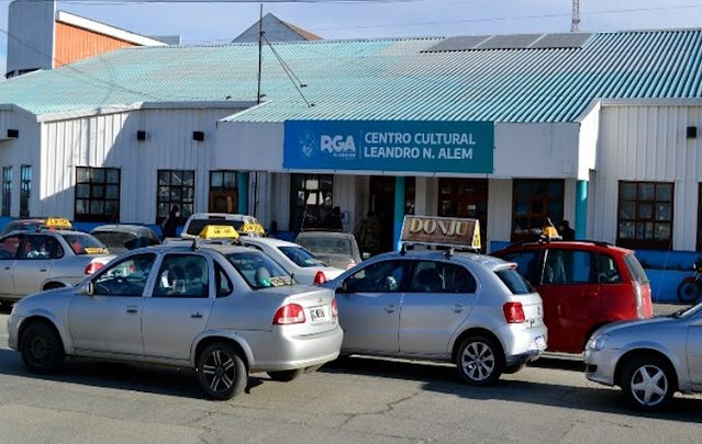 Aumento de tarifas, baja de cilindrada para taxis y remises, ademas se otorgarían mas licencias