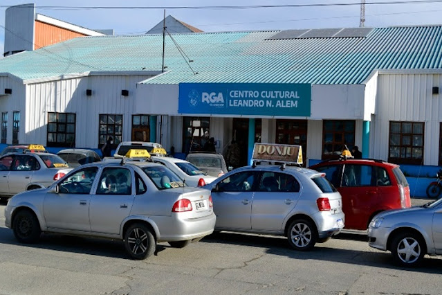 Aumento de tarifas, baja de cilindrada para taxis y remises, ademas se otorgarían mas licencias