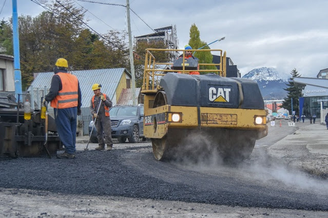 Obras de asfalto para varios barrios y repavimanentacion en Maipu y Magallanes
