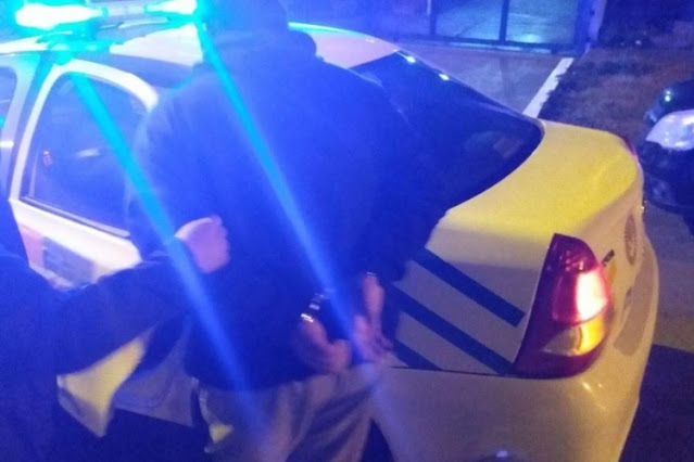 Detenido por mantener una relación de pareja, con su hija no biológica desde los 12 años