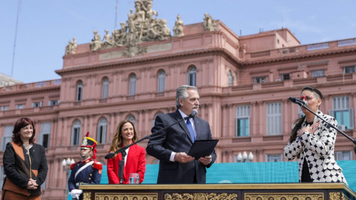 El Presidente tomó juramento a las nuevas ministras de Trabajo, Desarrollo Social y Mujeres, Géneros y Diversidad
