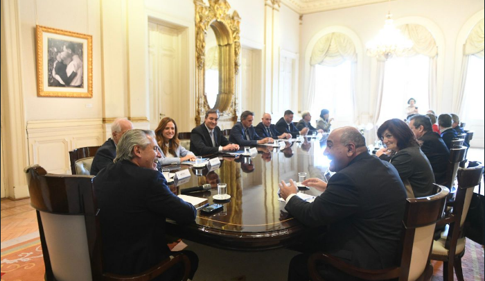 El Presidente encabezó una reunión de Gabinete con eje en el apoyo a la población más vulnerable y la creación de empleo