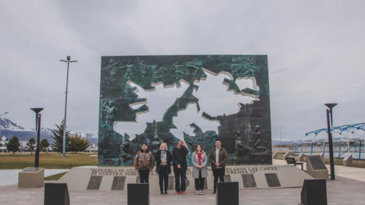 EL ESCRITOR AGUSTÍN ROMERO VISITÓ EL ESPACIO PENSAR MALVINAS