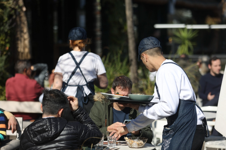 El sector turísitco lidera el crecimiento del empleo