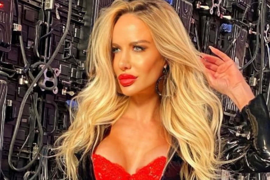 El día que al estilo oficinista Luciana Salazar conquistó Instagram en body y bucaneras