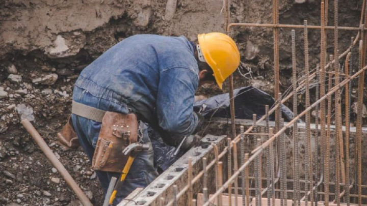 AVANZAN LOS TRABAJOS EN EL SECTOR DONDE SE CONSTRUIRÁ EL NUEVO PUENTE SOBRE EL ARROYO GRANDE