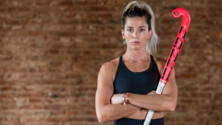 La “Leona”, Agustina Albertario se la jugó con un look con transparencias frente al espejo