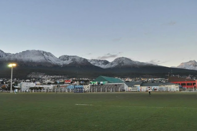 Ampliaran la cancha del estadio Hugo Lumbreras y renovaran el césped sintético