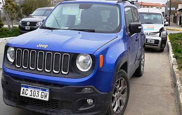 Choque, vehiculo oficial involucrado, una menor lesionada