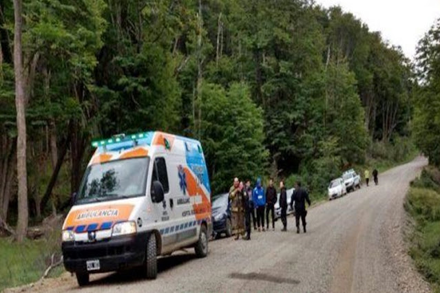 Combi de turismo con pasajeros desbarrancada en la Ruja J