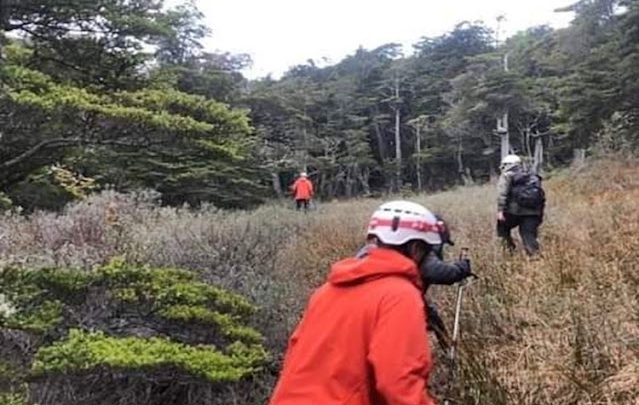 Rescatan a turista extraviada en Laguna Esmeralda