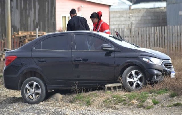 Una joven detenida por lesiones, daños y hurto de un vehículo