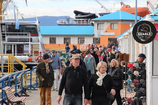 Autorizan a descender a pasajeros de cruceros en Ushuaia, pero recomendaran el uso de barbijo