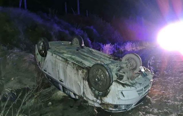 Vuelco camino al Parque Nacional conductora sin licencia