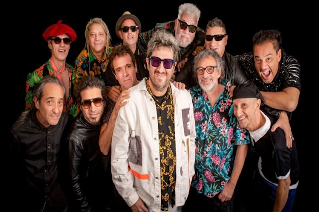 Encendido del arbolito de Navidad con Los Autenticos Decadentes en Rio Grande