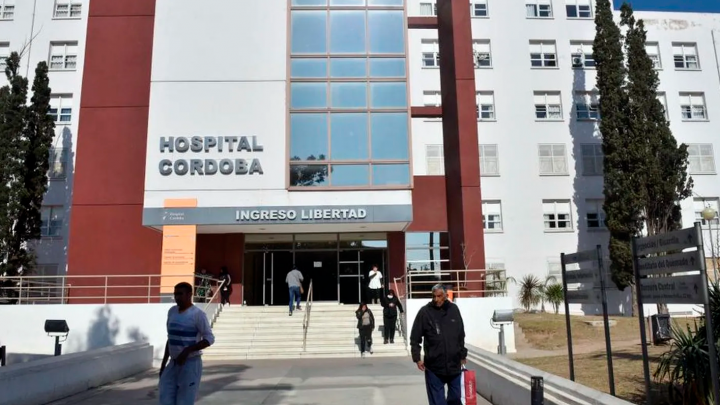 Una joven mordió a su novio en los testículos en medio de una discusión de pareja