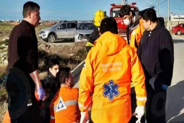 Motociclista choco y dejo a su acompañante abandonada Motociclista choco y dejo a su acompañante abandonada